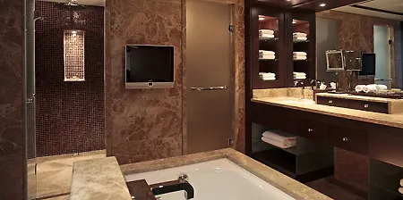 Hyatt Regency 5*