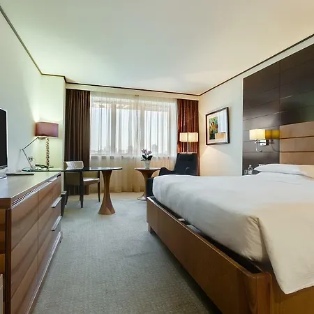 Hyatt Regency 5*